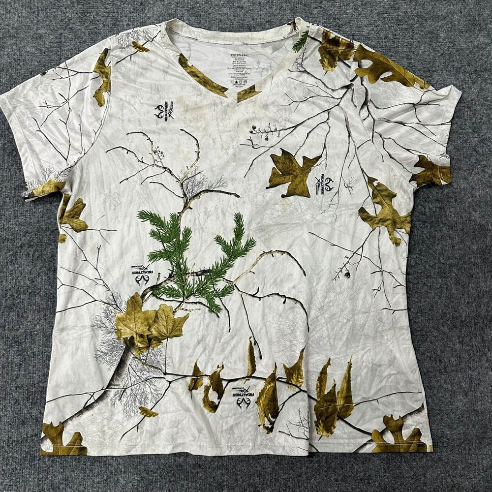 Realtree T-Shirt Womens Size 3X White Camouflage Leaf Print V-Neck Short Sleeve